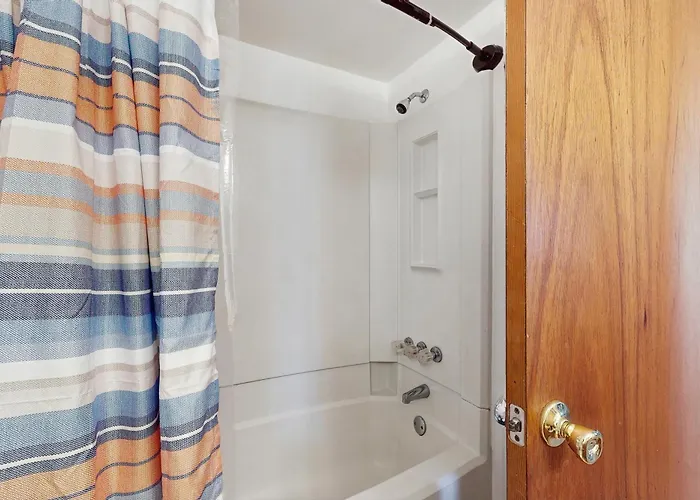 The Cove B206 Apartment *